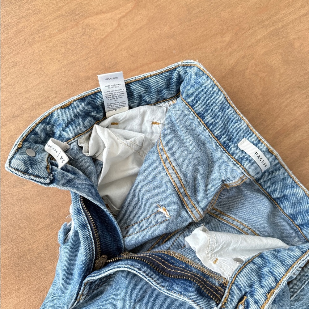 Pac Sun Distressed 90s boyfriend Blue Jeans - Picture 2 of 3